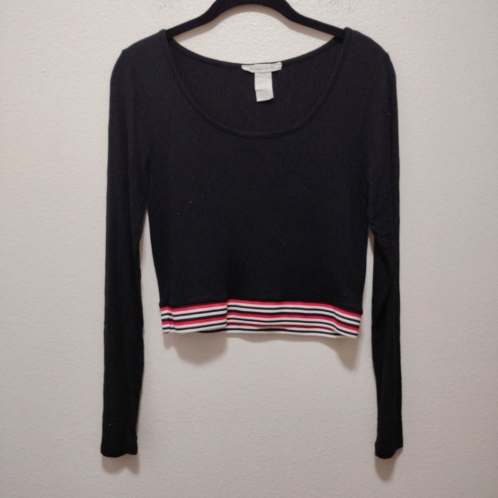 Caution to the Wind Black Long Sleeve Crop Top M